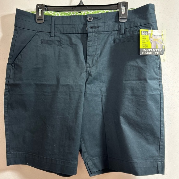 Lee Pants - Lee NWT Women's Black Bermuda Natural Fit Zip Shorts Size 16